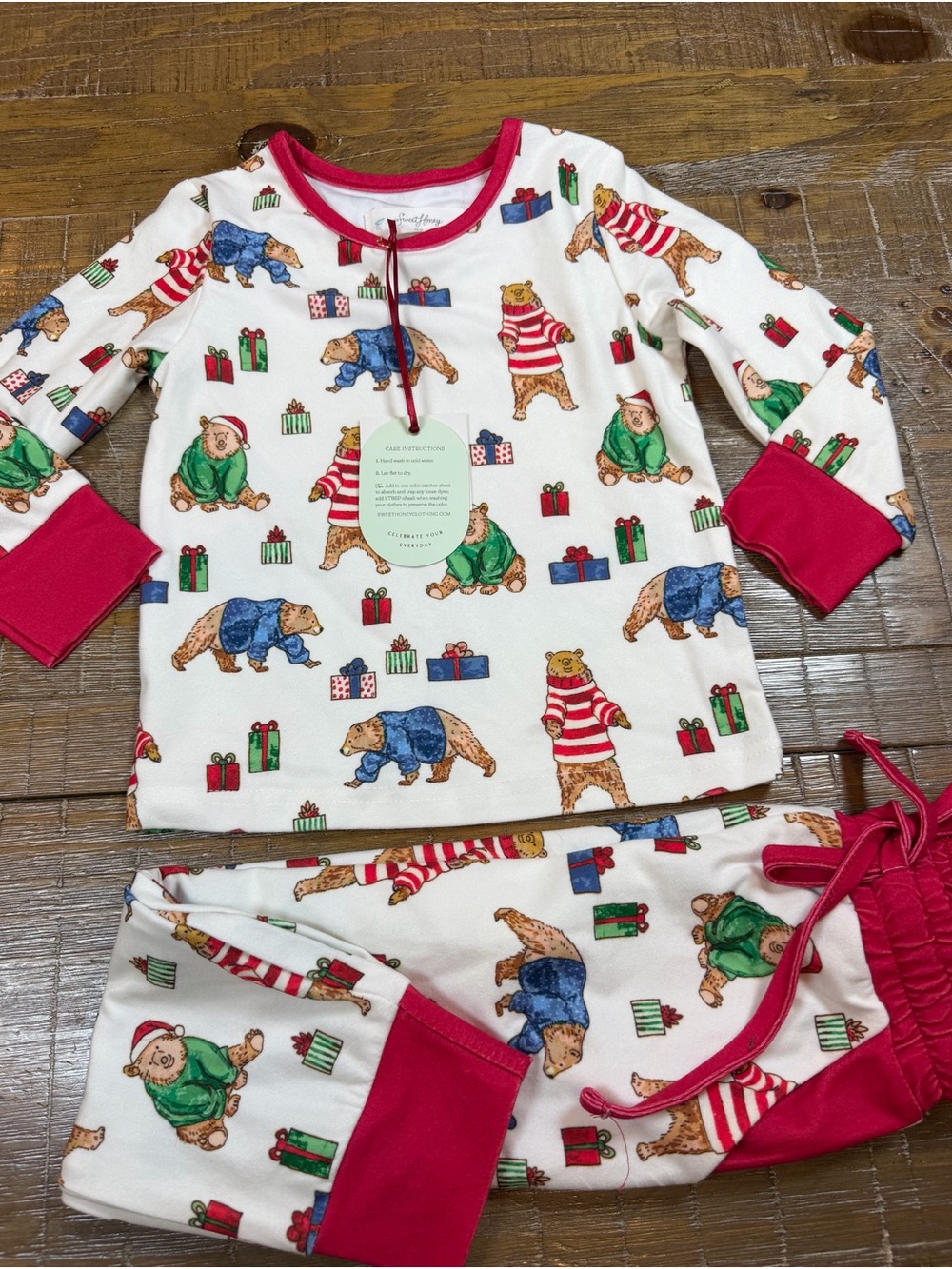 SweetHoney Kids Bear & Gifts Pajama Set - White with Red Trim